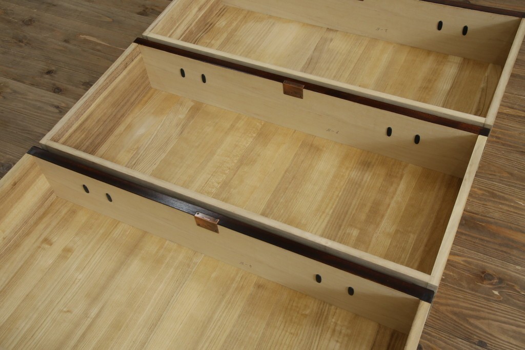 中古　美品　岩谷堂箪笥　上質な和の空間づくりに活躍する衣装箪笥　(R-051382)