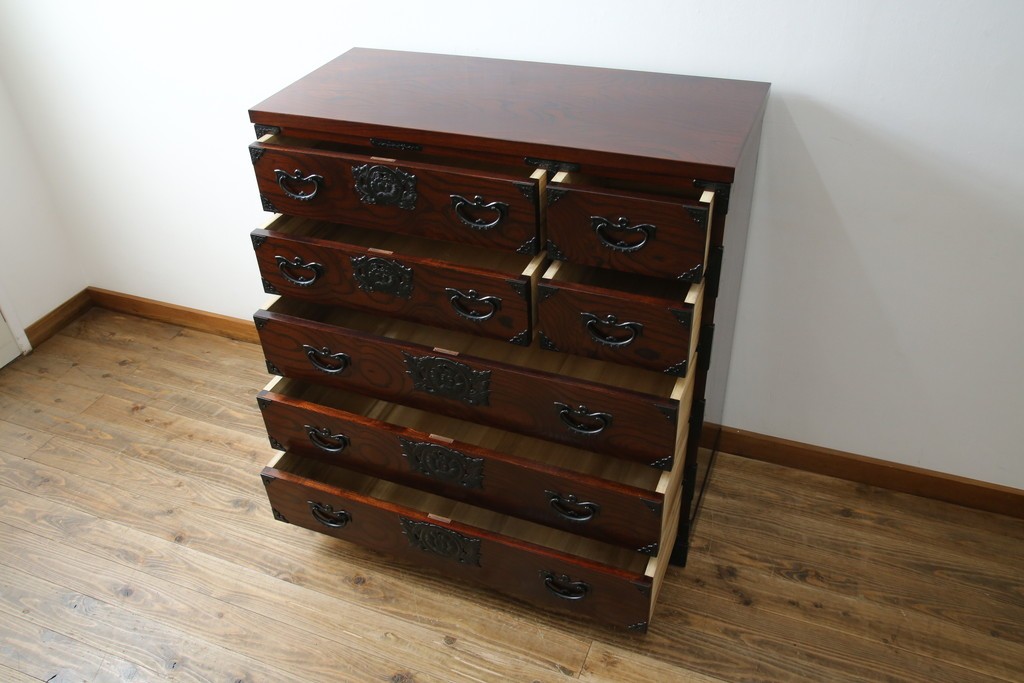 中古　美品　岩谷堂箪笥　上質な和の空間づくりに活躍する衣装箪笥　(R-051382)