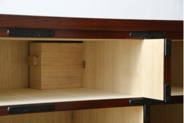 中古　美品　岩谷堂箪笥　上質な和の空間づくりに活躍する衣装箪笥　(R-051382)