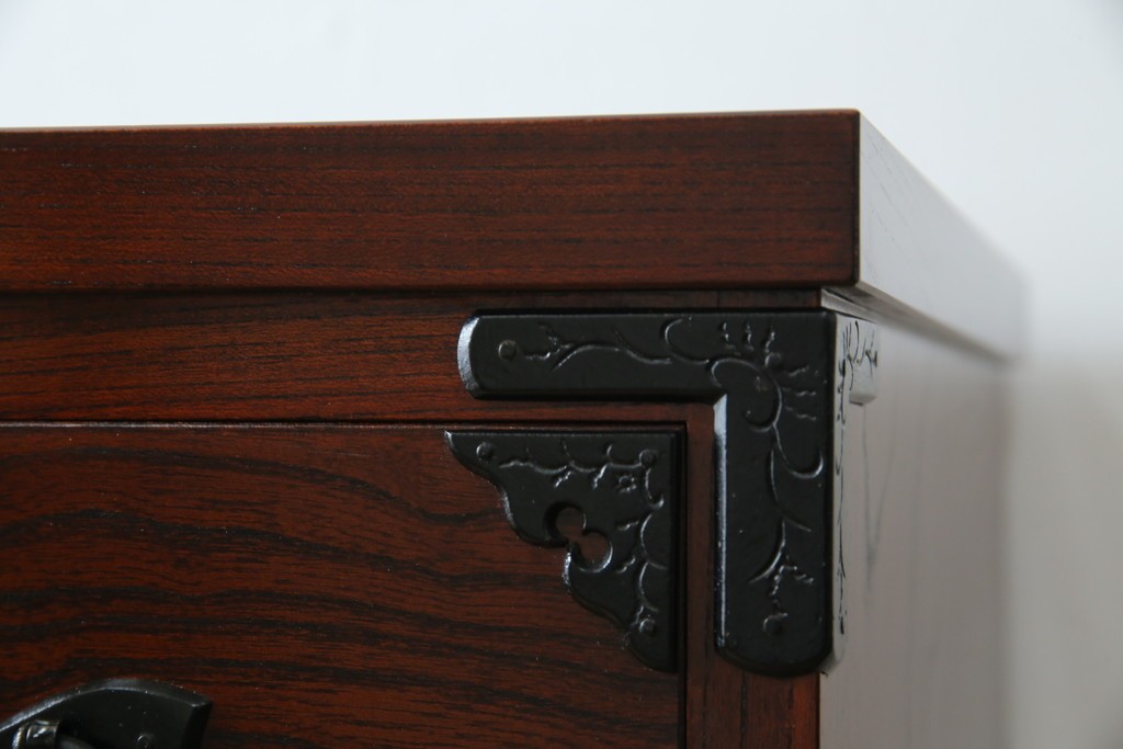 中古　美品　岩谷堂箪笥　上質な和の空間づくりに活躍する衣装箪笥　(R-051382)