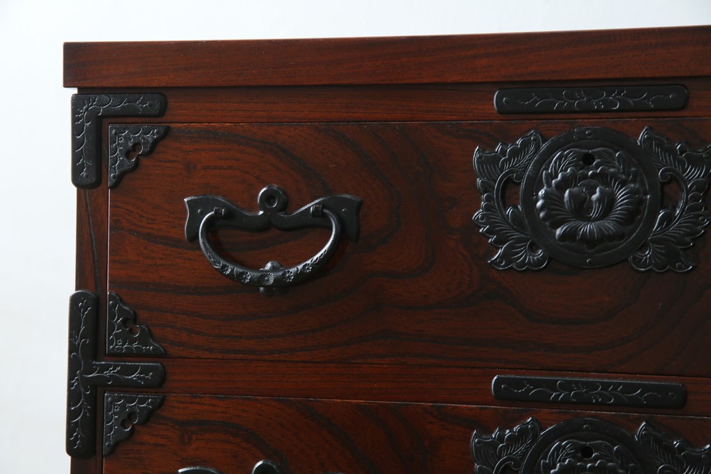 中古　美品　岩谷堂箪笥　上質な和の空間づくりに活躍する衣装箪笥　(R-051382)