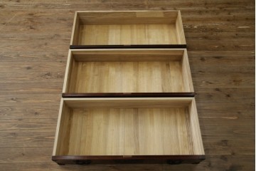 中古　美品　岩谷堂箪笥　上質な和の空間づくりに活躍する衣装箪笥　(R-051382)