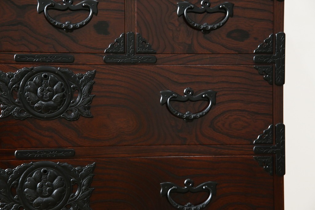 中古　美品　岩谷堂箪笥　上質な和の空間づくりに活躍する衣装箪笥　(R-051382)