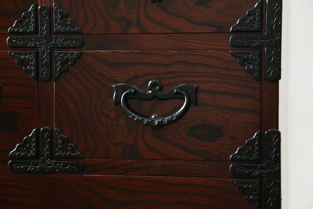 中古　美品　岩谷堂箪笥　上質な和の空間づくりに活躍する衣装箪笥　(R-051382)