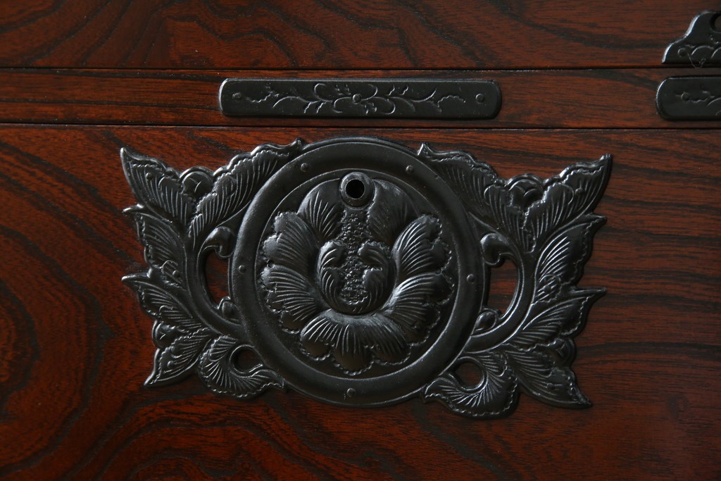 中古　美品　岩谷堂箪笥　上質な和の空間づくりに活躍する衣装箪笥　(R-051382)