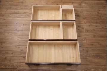 中古　美品　岩谷堂箪笥　上質な和の空間づくりに活躍する衣装箪笥(整理箪笥、収納箪笥、和タンス、引き出し)(R-051382)