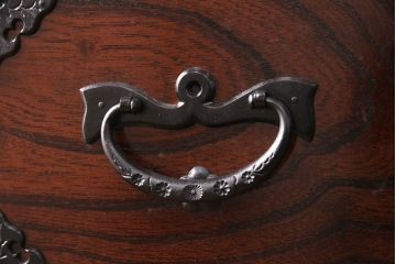 中古　美品　岩谷堂箪笥　上質な和の空間づくりに活躍する衣装箪笥(整理箪笥、収納箪笥、和タンス、引き出し)(R-051382)