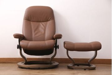 中古 展示美品 2019年製 本革 EKORNES(エコーネス) コンサルシリーズ Sサイズ オットマン付きストレスレスチェア(リクライニングチェア、一人掛けソファ、アームチェア)(定価約22万円)(R-051383)