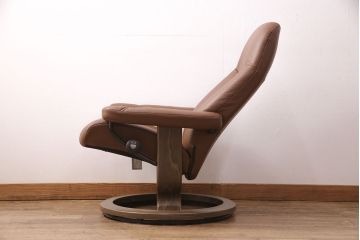 中古 展示美品 2019年製 本革 EKORNES(エコーネス) コンサルシリーズ Sサイズ オットマン付きストレスレスチェア(リクライニングチェア、一人掛けソファ、アームチェア)(定価約22万円)(R-051383)