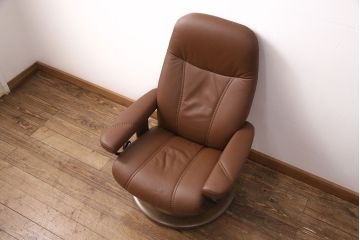 中古 展示美品 2019年製 本革 EKORNES(エコーネス) コンサルシリーズ Sサイズ オットマン付きストレスレスチェア(リクライニングチェア、一人掛けソファ、アームチェア)(定価約22万円)(R-051383)