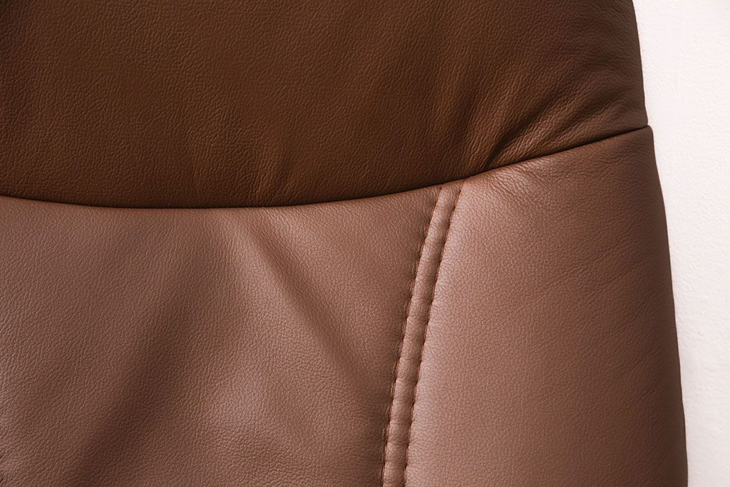 中古 展示美品 2019年製 本革 EKORNES(エコーネス) コンサルシリーズ Sサイズ オットマン付きストレスレスチェア(リクライニングチェア、一人掛けソファ、アームチェア)(定価約22万円)(R-051383)