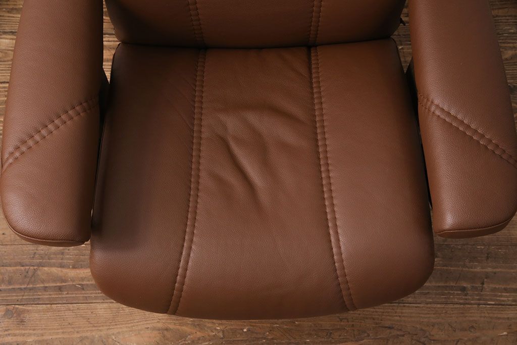 中古 展示美品 2019年製 本革 EKORNES(エコーネス) コンサルシリーズ Sサイズ オットマン付きストレスレスチェア(リクライニングチェア、一人掛けソファ、アームチェア)(定価約22万円)(R-051383)