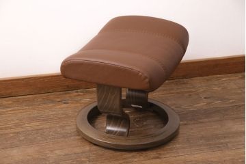 中古 展示美品 2019年製 本革 EKORNES(エコーネス) コンサルシリーズ Sサイズ オットマン付きストレスレスチェア(リクライニングチェア、一人掛けソファ、アームチェア)(定価約22万円)(R-051383)