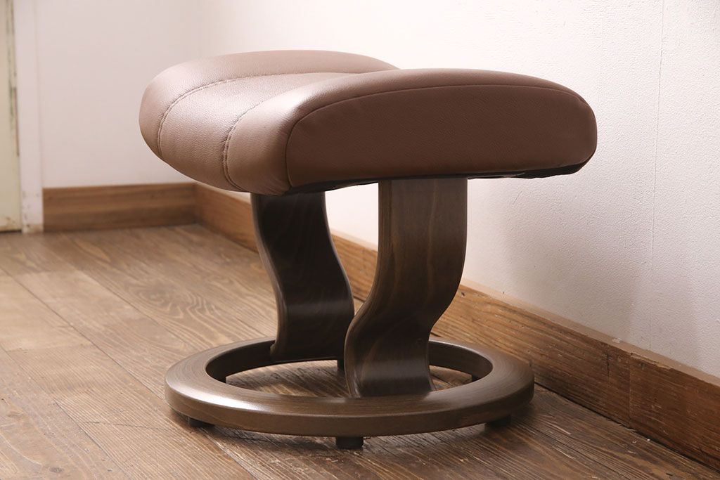 中古 展示美品 2019年製 本革 EKORNES(エコーネス) コンサルシリーズ Sサイズ オットマン付きストレスレスチェア(リクライニングチェア、一人掛けソファ、アームチェア)(定価約22万円)(R-051383)