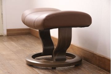 中古 展示美品 2019年製 本革 EKORNES(エコーネス) コンサルシリーズ Sサイズ オットマン付きストレスレスチェア(リクライニングチェア、一人掛けソファ、アームチェア)(定価約22万円)(R-051383)