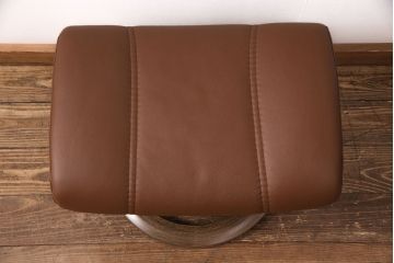 中古 展示美品 2019年製 本革 EKORNES(エコーネス) コンサルシリーズ Sサイズ オットマン付きストレスレスチェア(リクライニングチェア、一人掛けソファ、アームチェア)(定価約22万円)(R-051383)