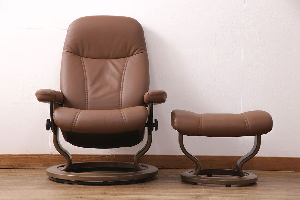 中古 展示美品 2019年製 本革 EKORNES(エコーネス) コンサルシリーズ Mサイズ オットマン付きストレスレスチェア(リクライニングチェア、一人掛けソファ、アームチェア)(定価約23万円)(R-051384)