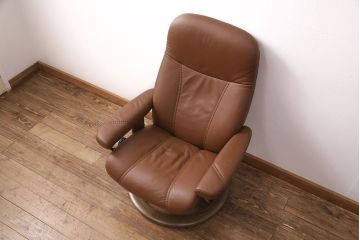 中古 展示美品 2019年製 本革 EKORNES(エコーネス) コンサルシリーズ Mサイズ オットマン付きストレスレスチェア(リクライニングチェア、一人掛けソファ、アームチェア)(定価約23万円)(R-051384)