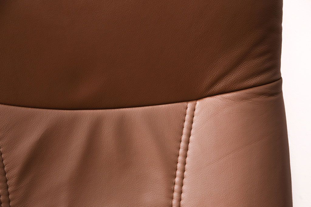 中古 展示美品 2019年製 本革 EKORNES(エコーネス) コンサルシリーズ Mサイズ オットマン付きストレスレスチェア(リクライニングチェア、一人掛けソファ、アームチェア)(定価約23万円)(R-051384)