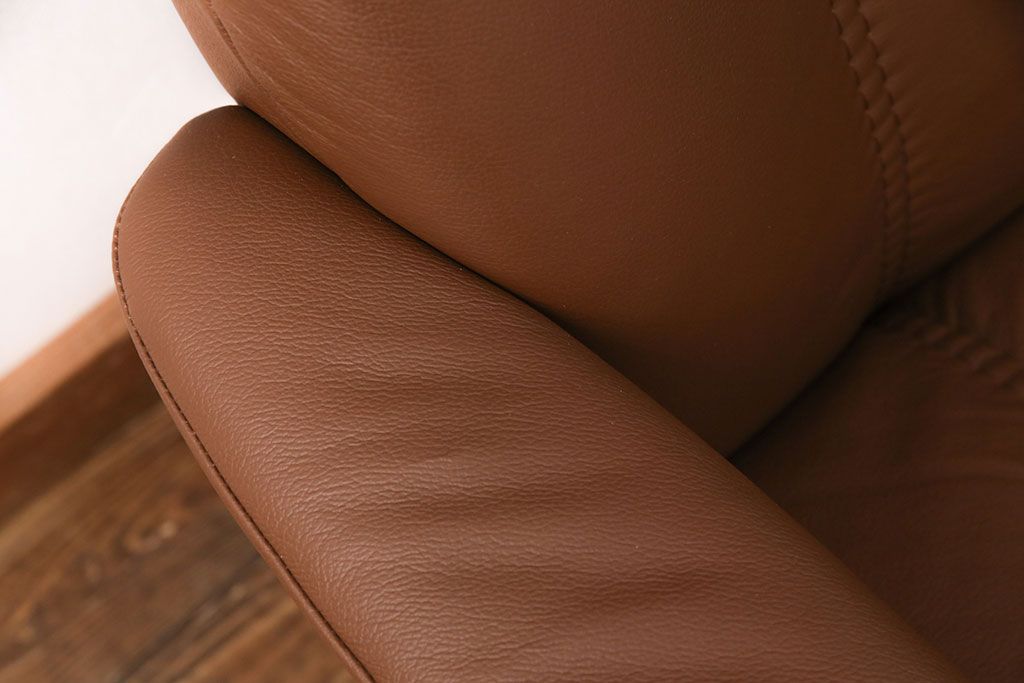 中古 展示美品 2019年製 本革 EKORNES(エコーネス) コンサルシリーズ Mサイズ オットマン付きストレスレスチェア(リクライニングチェア、一人掛けソファ、アームチェア)(定価約23万円)(R-051384)