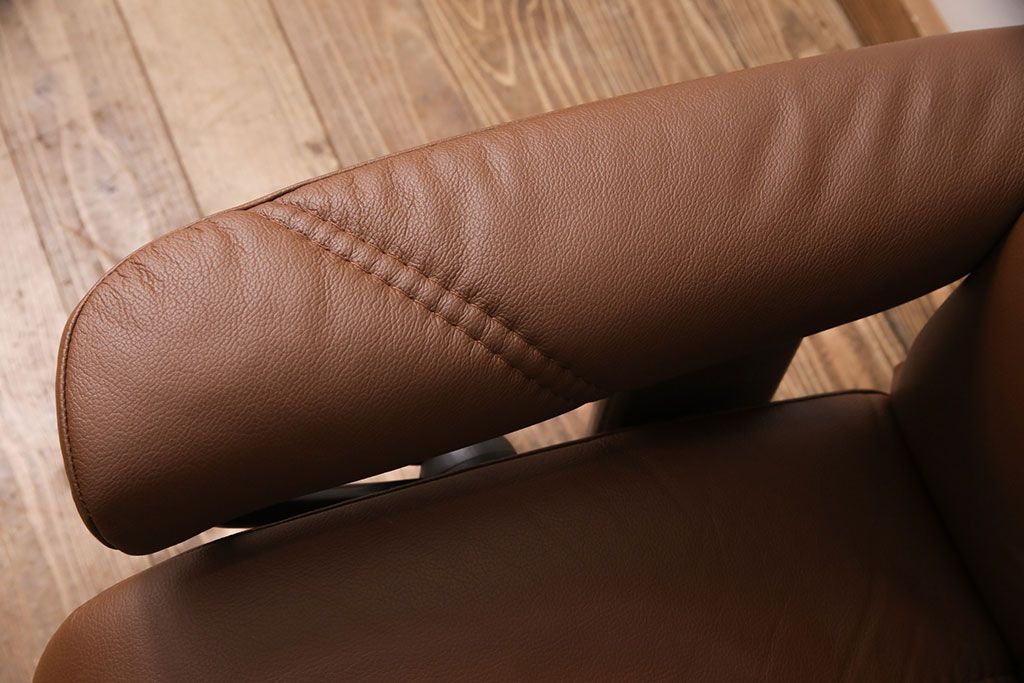 中古 展示美品 2019年製 本革 EKORNES(エコーネス) コンサルシリーズ Mサイズ オットマン付きストレスレスチェア(リクライニングチェア、一人掛けソファ、アームチェア)(定価約23万円)(R-051384)
