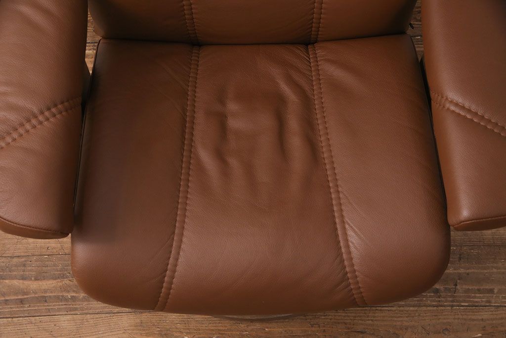 中古 展示美品 2019年製 本革 EKORNES(エコーネス) コンサルシリーズ Mサイズ オットマン付きストレスレスチェア(リクライニングチェア、一人掛けソファ、アームチェア)(定価約23万円)(R-051384)