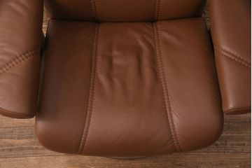 中古 展示美品 2019年製 本革 EKORNES(エコーネス) コンサルシリーズ Mサイズ オットマン付きストレスレスチェア(リクライニングチェア、一人掛けソファ、アームチェア)(定価約23万円)(R-051384)