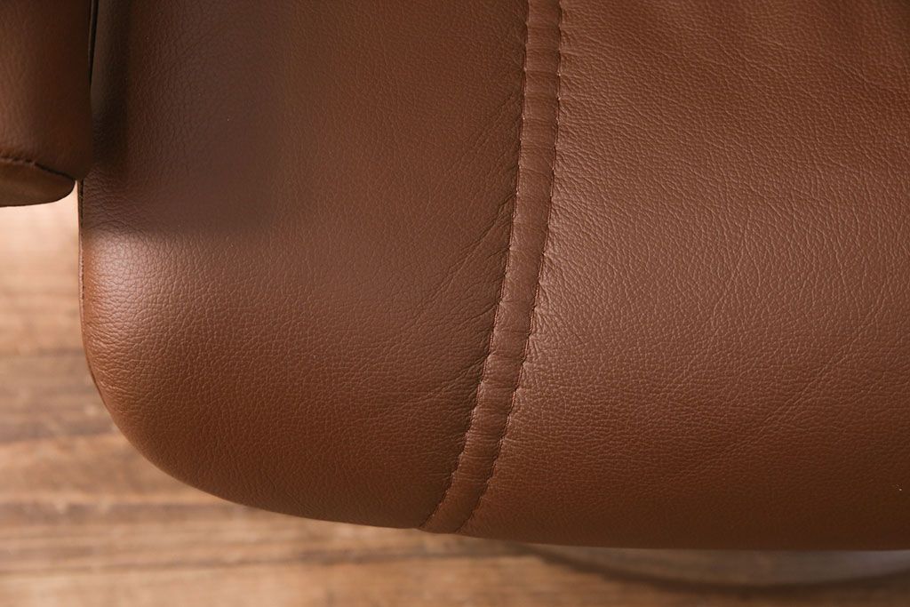 中古 展示美品 2019年製 本革 EKORNES(エコーネス) コンサルシリーズ Mサイズ オットマン付きストレスレスチェア(リクライニングチェア、一人掛けソファ、アームチェア)(定価約23万円)(R-051384)