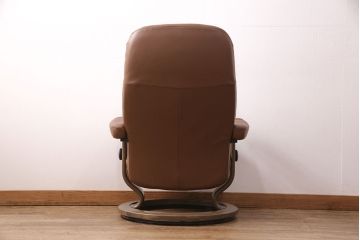中古 展示美品 2019年製 本革 EKORNES(エコーネス) コンサルシリーズ Mサイズ オットマン付きストレスレスチェア(リクライニングチェア、一人掛けソファ、アームチェア)(定価約23万円)(R-051384)