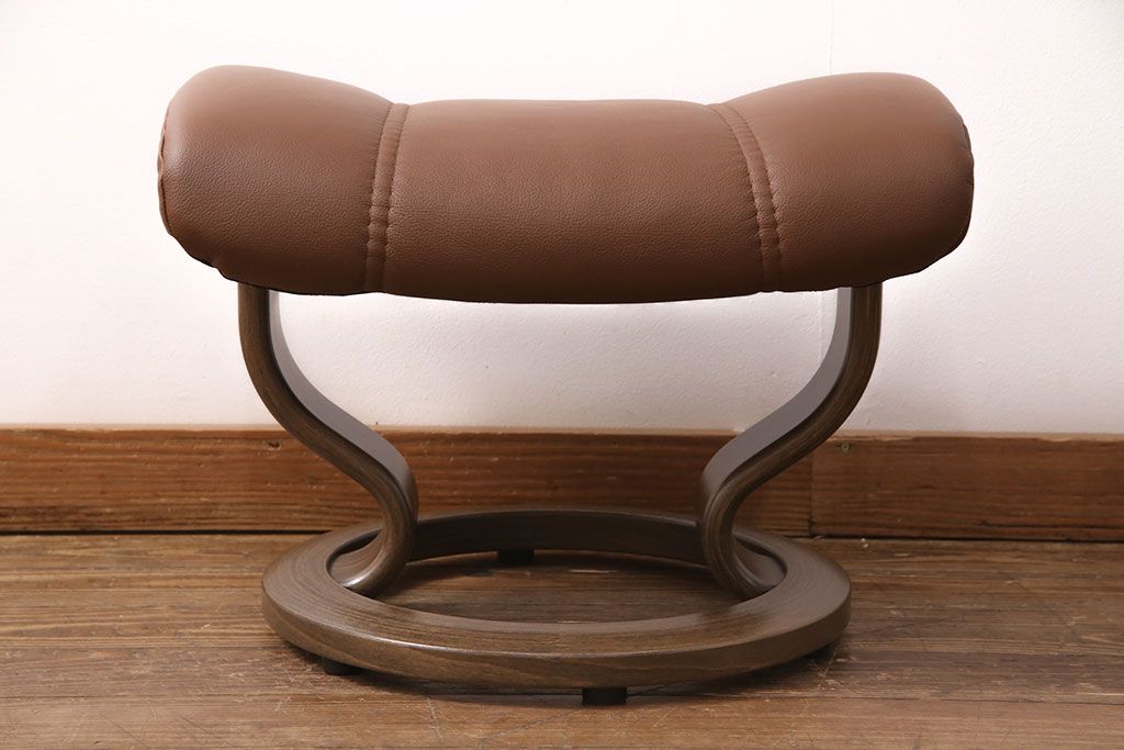 中古 展示美品 2019年製 本革 EKORNES(エコーネス) コンサルシリーズ Mサイズ オットマン付きストレスレスチェア(リクライニングチェア、一人掛けソファ、アームチェア)(定価約23万円)(R-051384)