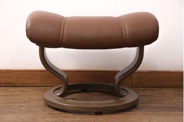 中古 展示美品 2019年製 本革 EKORNES(エコーネス) コンサルシリーズ Mサイズ オットマン付きストレスレスチェア(リクライニングチェア、一人掛けソファ、アームチェア)(定価約23万円)(R-051384)