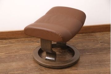 中古 展示美品 2019年製 本革 EKORNES(エコーネス) コンサルシリーズ Mサイズ オットマン付きストレスレスチェア(リクライニングチェア、一人掛けソファ、アームチェア)(定価約23万円)(R-051384)