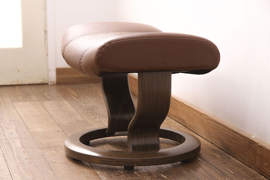 中古 展示美品 2019年製 本革 EKORNES(エコーネス) コンサルシリーズ Mサイズ オットマン付きストレスレスチェア(リクライニングチェア、一人掛けソファ、アームチェア)(定価約23万円)(R-051384)