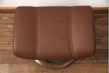 中古 展示美品 2019年製 本革 EKORNES(エコーネス) コンサルシリーズ Mサイズ オットマン付きストレスレスチェア(リクライニングチェア、一人掛けソファ、アームチェア)(定価約23万円)(R-051384)