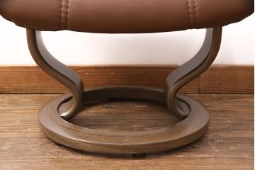 中古 展示美品 2019年製 本革 EKORNES(エコーネス) コンサルシリーズ Mサイズ オットマン付きストレスレスチェア(リクライニングチェア、一人掛けソファ、アームチェア)(定価約23万円)(R-051384)