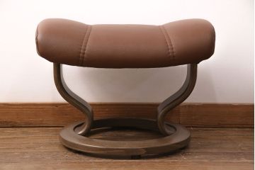 中古 展示美品 2019年製 本革 EKORNES(エコーネス) コンサルシリーズ Mサイズ オットマン付きストレスレスチェア(リクライニングチェア、一人掛けソファ、アームチェア)(定価約23万円)(R-051384)