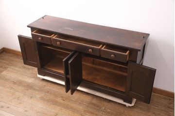 中古　松本民芸家具　和・洋どちらの空間にも合わせやすいシックなサイドボード(収納棚、戸棚、カウンターテーブル、キャビネット)(R-051386)