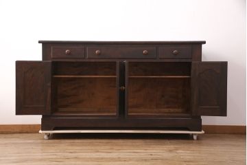 中古　松本民芸家具　和・洋どちらの空間にも合わせやすいシックなサイドボード(収納棚、戸棚、カウンターテーブル、キャビネット)(R-051386)