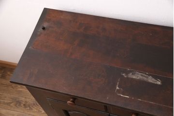 中古　松本民芸家具　和・洋どちらの空間にも合わせやすいシックなサイドボード(収納棚、戸棚、カウンターテーブル、キャビネット)(R-051386)