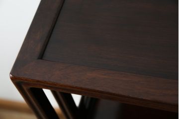 和製ヴィンテージ　ビンテージ家具　国産　手造り　漆塗りが美しいカリン材製の飾り棚(茶棚、茶箪笥、収納棚、戸棚、花梨材)(定価約40万円)(R-051388)