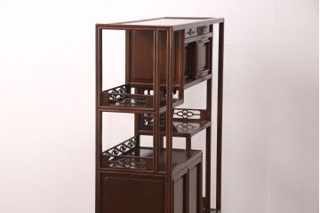 和製ヴィンテージ　ビンテージ家具　国産　手造り　漆塗りが美しいカリン材製の飾り棚(茶棚、茶箪笥、収納棚、戸棚、花梨材)(定価約40万円)(R-051388)
