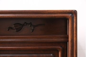 和製ヴィンテージ　ビンテージ家具　国産　手造り　漆塗りが美しいカリン材製の飾り棚(茶棚、茶箪笥、収納棚、戸棚、花梨材)(定価約40万円)(R-051388)