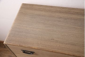 中古　美品　国産　素朴な木肌に引手が映える手造りの総桐箪笥(並厚、桐たんす)(小袖タンス、引き出し、チェスト、桐たんす)(R-051389)