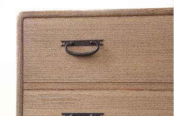 中古　美品　国産　素朴な木肌に引手が映える手造りの総桐箪笥(並厚、桐たんす)(小袖タンス、引き出し、チェスト、桐たんす)(R-051389)