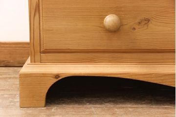 中古　美品　PENNY WISE(ペニーワイズ)　パイン材　希少!絶版品!カントリースタイルの空間づくりに活躍するチェスト(引き出し、サイドチェスト)(定価約14万円)(R-051392)