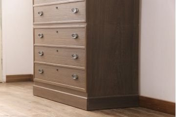 中古　美品　伝統工芸家具　瀧上昭治作　焼き桐　味わい深い木肌が魅力の総桐箪笥(胴厚、整理箪笥、引き出し、桐たんす)(定価約80万円)(R-051394)