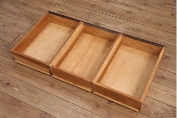 中古　美品　松本民芸家具　落ち着きのあるシックな佇まいが魅力の脚(台輪)付きリビングボード(テレビ台、ローボード、テレビボード)(R-051400)