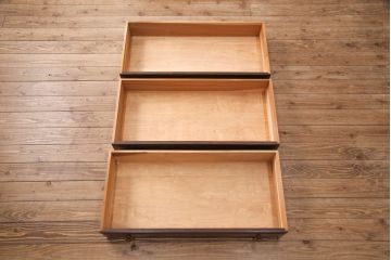 中古　美品　松本民芸家具　天板リメイク　深い色合いのシックなチェスト(サイドボード、引き出し、洋服タンス、サイドチェスト)(R-051402)