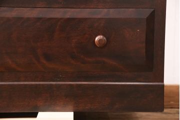 中古　美品　松本民芸家具　天板リメイク　深い色合いのシックなチェスト(サイドボード、引き出し、洋服タンス、サイドチェスト)(R-051402)