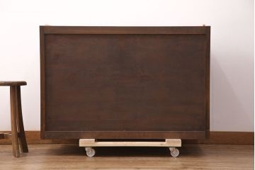 中古　美品　松本民芸家具　天板リメイク　深い色合いのシックなチェスト(サイドボード、引き出し、洋服タンス、サイドチェスト)(R-051402)